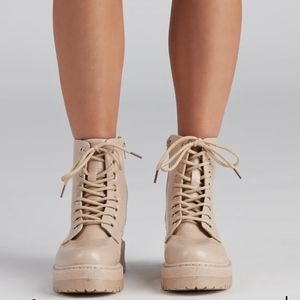 BEAUTIFUL Croco Style Lug Sole Boots